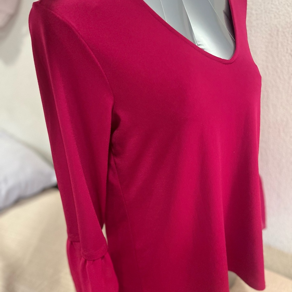 Banana Republic V-Neck Long Sleeve Top in Fuchsia Pink